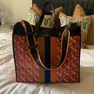 Coach field tote 40 red with signature 88243